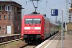 101 007-3 f�hrt mit dem CNL 1246 aus M�nchen Ost im Bhf.