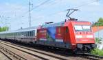 101 029-7 mit IC als Schublok Richtung Bernau am 22.05.15 Berlin-Karow.