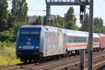 101 070-1 mit der immer mehr verblassenden Adler Manheim Folie mit zwei IC Wagen + 101 005-7 am Haken Richtung Berlin-Blankenburg/Au�enring unterwegs, 28.06.10 Berlin-Pankow.