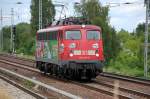Die anl��lich der Fu�ball EM 2012 gestaltete DB Werbe 110�r 110 491-8 mit Teilwerbung  Ferrero Fan Connection  am 11.06.12 Berlin-Karow Richtung Innenstadt.