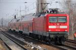 RE3 nach W�nsdorf-Waldstadt mit 112 121, 12.02.13 Berlin-Karow.