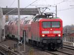 RE3 nach Elsterwerda mit 114 016-9 Richtung Berlin-Gesundbrunnen, 08.11.10 Berlin-Pankow.