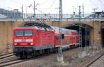 RE3 mit 114 023-5 Richtung Elsterwerda am 21.03.12 Ausfahrt Bhf.