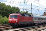 120 149-0 mit IC-Wagengarnitur Richtung Berlin-Rummelsburg, 27.06.13 Berlin Greifswalder Str.