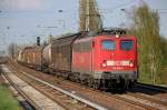 140 490-4 mit einem gemischten G�terzug, 19.04.11 Berlin-Karow.