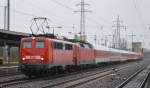 PbZ gezogen von 140 569-5 mit diversen DB Regio- und Fernverkehr Personenwagen, Steuerwagen und den Loks 120 157-3 + 120 108-6 und 112 161-5 am Haken am 15.01.15 Durchfahrt Bhf.