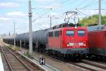 140 459-9 mit Kessewagenganzzug Richtung Berliner Innenring bei ungew�hnlicher Zugdichte in Berlin-Blankenburg am 26.06.10