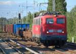 140 572-9 mit einem gemischten G�terzug, 16.06.10 Berlin-Karow.
