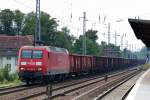 145 003-0 mit Ganzzug offener G�terwagen, 26.07.12 Berlin-Karow.