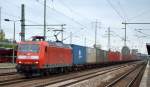 145 009-7 mit Containerzug am 11.09.14 Bhf.