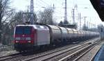 145 041-0 mit Ganzzug Gasdruckkesselwagen (leer) Richtung Schwedt am 18.03.15 Berlin-Karow.