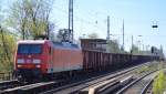 145 068-3 mit Ganzzug offener Güterwagen Richtung Bernau am 21.04.15 Berlin-Karow.