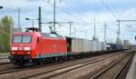 145 015-4 mit nur sehr spärlich ausgelastetem Containerzug am 26.04.15 Bhf.