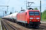 145 011-3 mit Ganzzug Gasdruckkesselwagen am 18.07.15 Bhf.