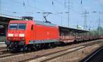 145 044-4 mit einem Ganzzug Drehgestell-Flachwagen (leer) am 04.08.15 Bhf.