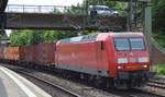 145 020-4 und Containerzug am 20.06.17 Einfahrt Hambuger Hafen im Bf. Hamburg-Harburg.