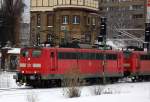 151 106-2 + 151 095-7 mit Ganzzug SAelbstentladewagen Richtung Berlin Wedding, 09.12.10 Berlin-Beusselstr.