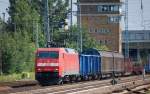 152 143-4 mit gemischtem G�terzug am 27.07.12 Bhf.