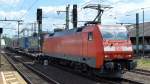 152 074-1 mit Taschenwagenzug am 31.05.14 Durchfahrt Bhf.