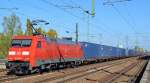 152 090-7 mit Containerzug am 11.10.15 Bhf.