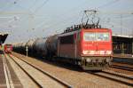 155 211-6 mit einem Ganzzug Kesselwagen (Benzinf�llug) am 29.10.10 Bhf.
