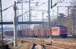 155 146-4 mit einem langen Ganzzug offener G�terwagen mit Braunkohle bef�llt, 22.02.11 Bhf.