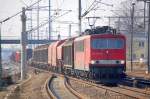 155 272-8 mit einem gemischten G�terzug, 23.02.11 Bhf.