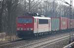 155 095-3 mit einem Containerzug Richtung Oranienburg, 30.03.11 M�hlenbeck-M�nchm�hle.