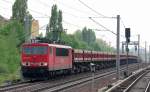 155 252-0 mit Ganzzug Sch�ttgutkippwagen Richtung Blankenburg am 08.05.13 Berlin-Pankow.