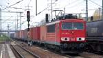 155 206-6 mit Containerzug durchf�hrt den Bhf.