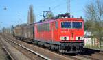 155 004-5 mit einigen Güterwagen am 21.04.15 Berlin-Karow.