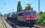 155 121-7 mit einem Kurzzzug Kesselwagen am 01.07.15 Berlin-Karow.