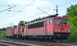 Lokzug, 143 558-5 mit 298 317-9 + 155 222-3 am Haken am 22.05.17 Berlin-Wuhlheide.