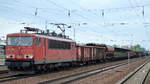 155 218-1 mit einem kunterbunt gemischten Güterzug am 10.05.17 Bf. Flughafen Berlin-Schönefeld.