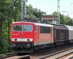 155 024-3 mit einem Ganzzug Schiebewandwagen Richtung Bernau, 20.07.09 Berlin-Karow.