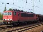 155 108-4 mit Ganzzug Sch�ttgutwagen im Bhf.