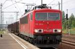 155 132-4 mit einem Ganzzug unbeladener Drehgestellflachawgen mit Rungen f�r Holztransporte, 29.05.10 Bhf.