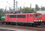 155 208-2 mit einem G�terzug in Warteposition am Hauptsignal Gbf.