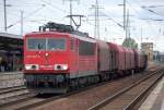 155 038-3 mit sehr kurzem gemischtem G�terzug bei der Durchfahrt im Bhf.