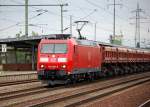 185 080-9 mit Ganzzug Sch�ttgutkippwagen, 15.07.11 Bhf.