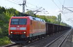 185 054-4 mit Ganzzug Rolldachwagen am 12.05.17 Berlin-Hohenschönhausen.