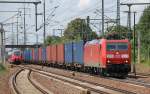 185 148-4 mit Containerzug am 13.07.13 Bhf.