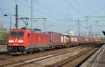 185 225-0 mit Containerzug am 03.11.14 Bhf.