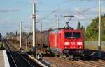 185 316-7 mit Kesselwagenzug, 14.08.12 Berlin-Blankenburg.