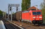 185 347-2 mit gemischtem G�terzug am 19.04.14 Berlin-Heinersdorf.