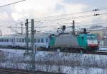 DB 186 130-1 mit Berlin-Warschau-Express Zuggarnitur Richtung Berlin-Grunewald, 03.02.12 Berlin-Wethafen.