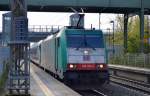 Interner Verschubdienst mit einer IC-Wagengarnitur durch 186 135-0 wahrscheinlich Richtung Berlin-Grunewald am 06.10.14 Berlin-Hohenschönhausen.