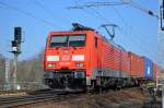 189 015-1 mit Containerzug am 09.03.16 Berlin-Wuhlheide.