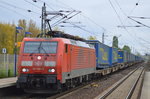 189 061-5 mit KLV-Zug (LKW-WALTER) am 13.10.16 Berlin-Hohenschönhausen.