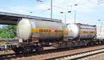 Containertragwagen der DB mit zwei Tankcontainern beladen mit der Nr.